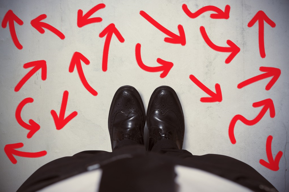 【老邱百问】第二百八十五期：新公司流程混乱、同事难缠，项目经理如何破局？